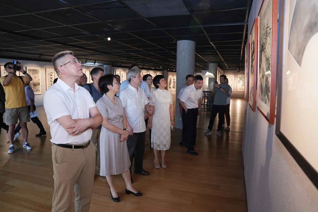 民革寧波市委會紀念抗戰勝利暨臺灣光復80周年兩岸藝術家書畫展與教育咨詢服務